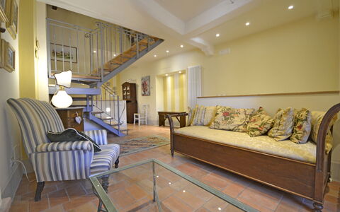 Appartamento Maccari: Værelse, Ejendom, Møbel, Indretning, Stue, Loft, Bygning, Ejendom, Etage, Soveværelse