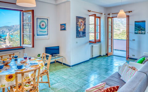 Olivi Del Mesco - Levanto: Værelse, Ejendom, Bygning, Ejendom, Møbel, Azure, Hus, Indretning, Stue, Etage