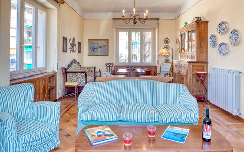 Apartment Mare Bello - Levanto: Møbel, Værelse, Ejendom, Soveværelse, Indretning, Blå, Sengetøj, Seng, Turquoise, Sengetøj