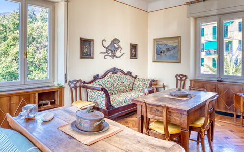 Apartment Mare Bello - Levanto: Værelse, Ejendom, Møbel, Indretning, Bygning, Bord, Stue, Hus, Ejendom, Hjem