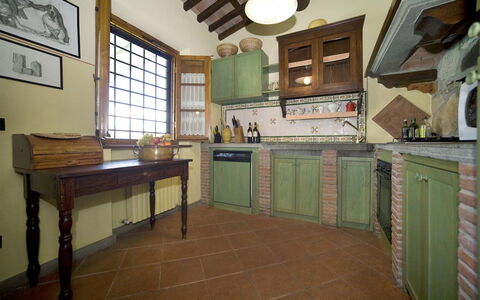 Al Mennucci: Værelse, Ejendom, Bygning, Etage, Møbel, Countertop, Køkken, Indretning, Hus, Flise