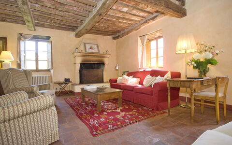 Bottino: Værelse, Møbel, Stue, Ejendom, Indretning, Bygning, Etage, Loft, Hus, Hjem