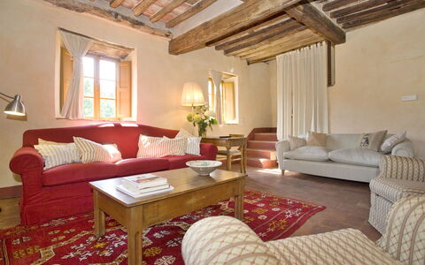 Bottino: Møbel, Værelse, Ejendom, Indretning, Soveværelse, Loft, Seng, Bygning, Sengetøj, Stue