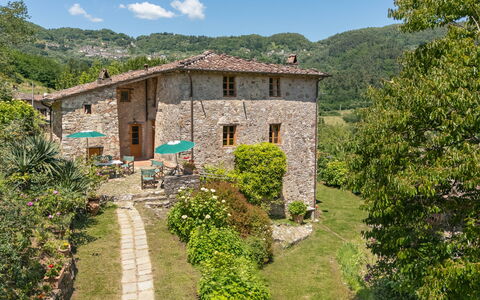 Bottino: Busk, Landdistrikt, Sommerhus, Stuehus, Have, Landsby, Estate, Landscaping, Villa, Bjerglandsby