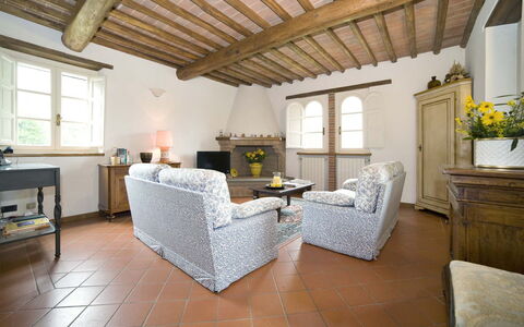 Broccolo: Bygning, Værelse, Ejendom, Møbel, Indretning, Etage, Loft, Hus, Ejendom, Stue