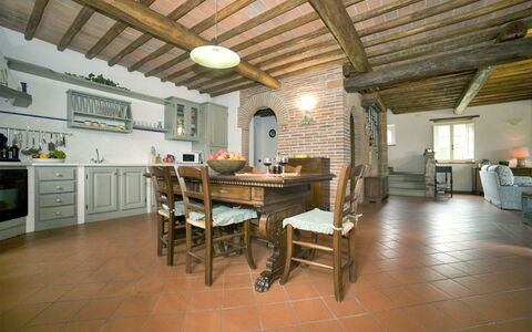 Broccolo: Bygning, Ejendom, Værelse, Etage, Møbel, Indretning, Ejendom, Loft, Loft, Hus