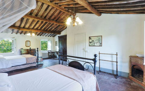 Casa Rosa: Ejendom, Værelse, Soveværelse, Bygning, Møbel, Hus, Indretning, Seng, Ejendom, Loft