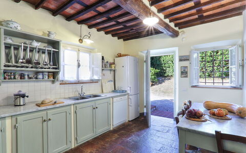 Casa Rosa: Ejendom, Værelse, Bygning, Køkken, Loft, Countertop, Hus, Indretning, Møbel, Ejendom