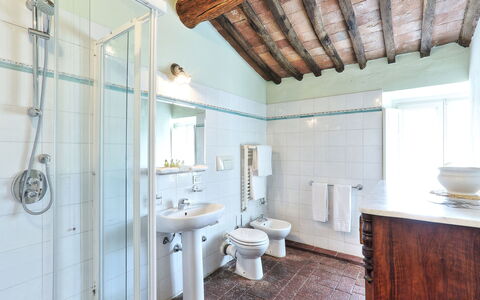 Casa Rosa: Ejendom, Badeværelse, Værelse, Bygning, Ejendom, Indretning, Hus, Møbel, Etage, Arkitektur