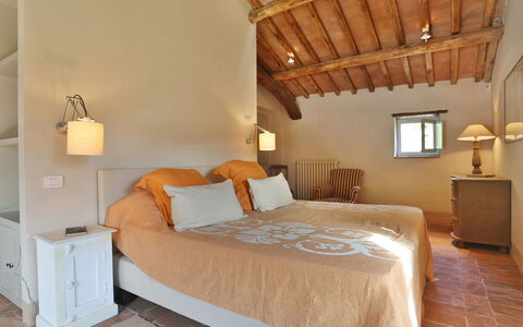 Chiodo: Soveværelse, Seng, Møbel, Værelse, Ejendom, Sengetøj, Bed Frame, Indretning, Sengetøj, Madras