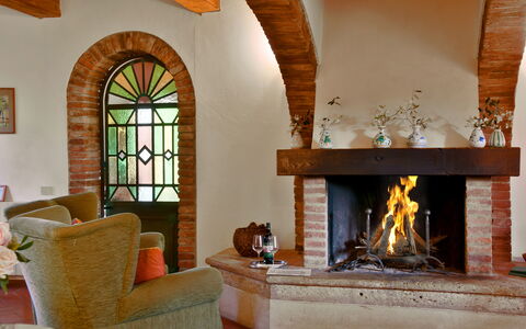 La Capanna: Indretning, Træ, Møbel, Gulvbelægning, Hearth, Etage, Hjem, Værelse, Loft, Stue