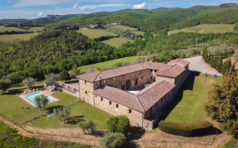 La Corte Di Campalli: Sky, Himmel, Plante, Naturlige Landskab, Land Lot, Bygning, Træ, Landskab, Hus, Sommerhus