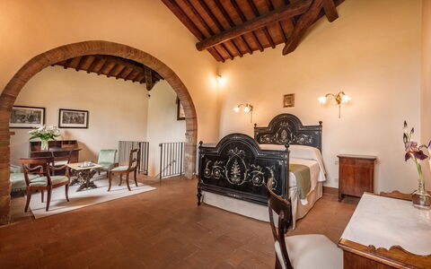 La Corte Di Campalli: Møbel, Billedramme, Træ, Bygning, Indretning, Komfort, Arkitektur, Bed Frame, Etage, Stue