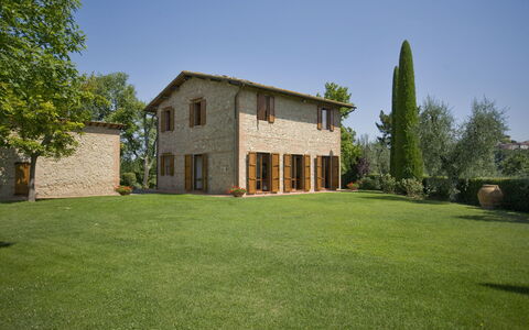 La Fonte: Ejendom, Hus, Lawn, Græs, Estate, Hjem, Land Lot, Bygning, Stuehus, Ejendom