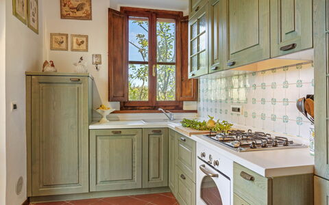La Fonte: Træ, Indretning, Køkken, Cabinetry, Hjem, Gulvbelægning, Møbel, Loft, Værelse, Skab