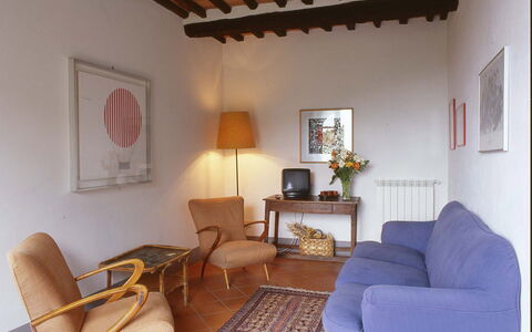 Magrini: Stue, Værelse, Ejendom, Møbel, Indretning, Bygning, Hus, Bord, Ejendom, Loft