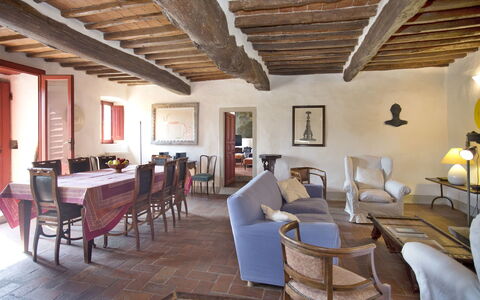 Ricavoli: Værelse, Ejendom, Bygning, Indretning, Møbel, Bjælke, Ejendom, Loft, Stue, Hus