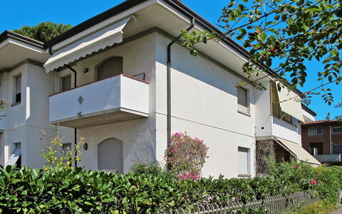 Dei Fiori: Hus, Boligområde, Ejendom, Hjem, Bygning, Arkitektur, Ejendom, Kvarter, Væg, Facade