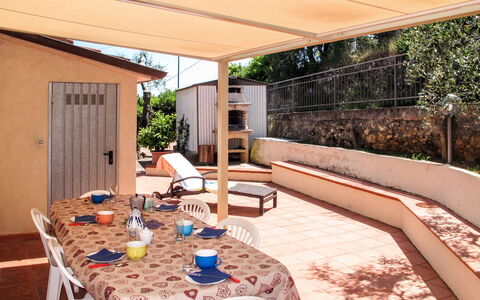 Camaiore 681: Møbel, Plante, Bord, Ejendom, Stol, Indretning, Træ, Udendørs Møbler, Belysning, Skygge