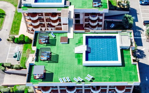 San Vincenzo 651: Lejlighed, Boligområde, Svømmepøl, Urban Design, Udvej, Ejerlejlighed, Altan, Estate, Skygge, Hotel