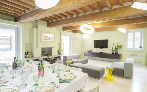 Villa San Lorenzo: Ejendom, Værelse, Indretning, Bygning, Møbel, Loft, Spisestue, Bord, Stue, Hus