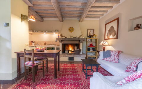 Casa Di Lilli: Møbel, Indretning, Gulvbelægning, Væg, Etage, Couch, Værelse, Træ, Stue, Loft