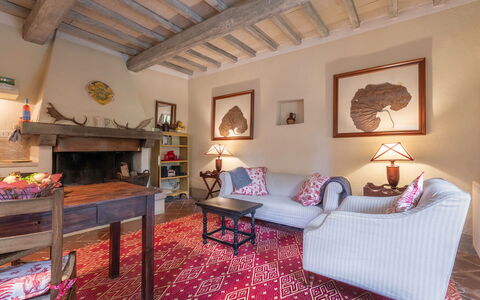 Casa Di Lilli: Møbel, Indretning, Gulvbelægning, Væg, Etage, Træ, Couch, Loft, Stue, Værelse