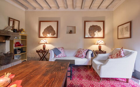 Casa Di Lilli: Møbel, Indretning, Gulvbelægning, Væg, Etage, Couch, Træ, Værelse, Loft, Stue