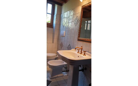 La Boutique del Cardinale: Ejendom, Værelse, Hus, Bygning, Badeværelse, Indretning, Møbel, Arkitektur, Ejendom, Hjem