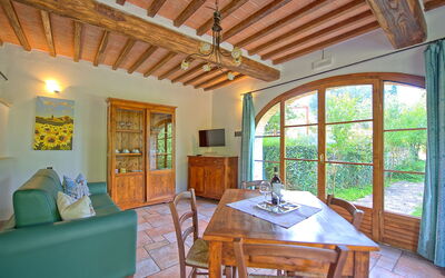 Mulignone 2: Ejendom, Værelse, Bygning, Hus, Ejendom, Møbel, Sommerhus, Hjem, Loft, Indretning