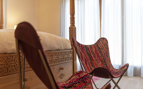 Sequerciani: Værelse, Gardin, Møbel, Stol, Indretning, Vindue Behandling, Hus, Suite, Vinduet Dækker, Stue