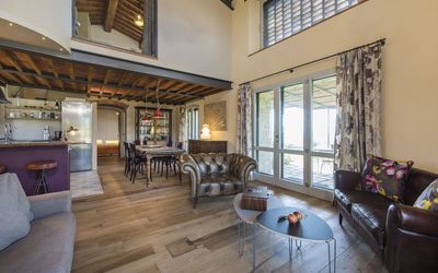 Quercia: Ejendom, Værelse, Bygning, Stue, Indretning, Hus, Møbel, Ejendom, Hjem, Etage