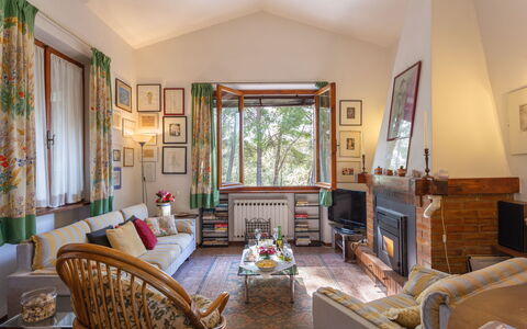 Villa Campiglia: Værelse, Ejendom, Stue, Møbel, Indretning, Bygning, Hus, Hjem, Ejendom, Loft