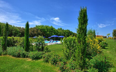 La Rimessa: Naturlige Landskab, Natur, Grøn, Himmel, Vegetationen, Træ, Ejendom, Land Lot, Have, Naturligt Miljø