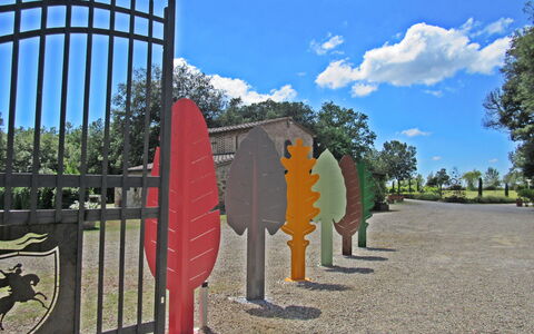 La Rimessa: Offentlige Rum, Jern, Menneskelig Bosættelse, Træ, Blad, Hegn, Legeplads, City, Arkitektur, Metal