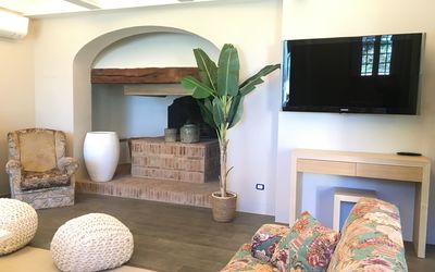 Casa Padronale: Værelse, Stue, Ejendom, Indretning, Møbel, Etage, Bygning, Ejendom, Bord, Hus