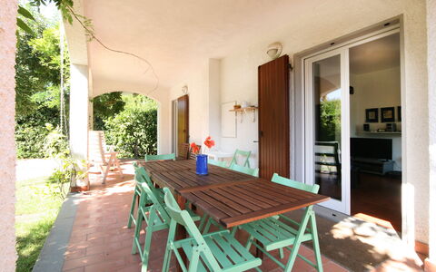 Villa Del Forte: Ejendom, Bygning, Værelse, Hus, Møbel, Bord, Ejendom, Indretning, Villa, Hjem