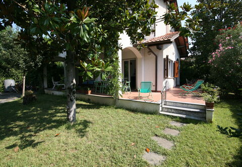 Villa Del Forte: Ejendom, Hus, Hjem, Bygning, Ejendom, Arkitektur, Gård, Træ, Sommerhus, Villa