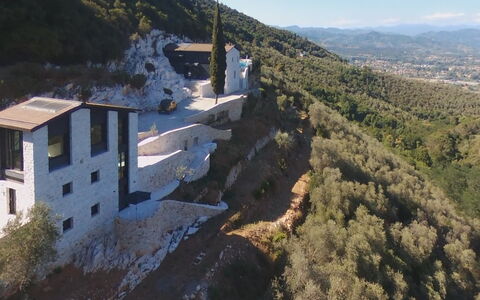 Villetta Farfallina: Ejendom, Geologiske Fænomen, Hill Station, Luftfotografering, Bjerg, Hus, Arkitektur, Landsby, Fotografering, Bygning