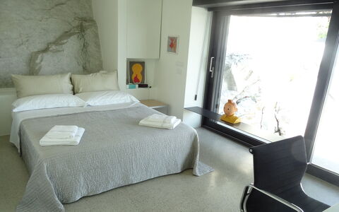 Villetta Farfallina: Soveværelse, Værelse, Møbel, Ejendom, Seng, Indretning, Bed Frame, Bygning, Sengetøj, Hus