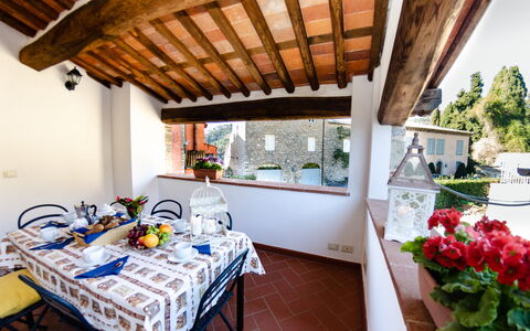 Orto Degli Olivi Proprietà: Ejendom, Bygning, Værelse, Hus, Ejendom, Møbel, Veranda, Hjem, Indretning, Bord