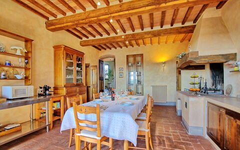 Palazzo Del Capitano: Ejendom, Værelse, Bygning, Møbel, Hus, Ejendom, Indretning, Loft, Køkken, Estate