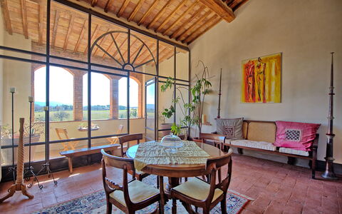 Palazzo Del Capitano: Værelse, Ejendom, Bygning, Indretning, Hus, Ejendom, Møbel, Bord, Estate, Arkitektur