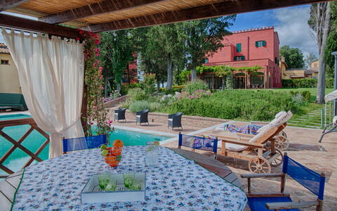 Tenuta Cambiano: Ejendom, Bygning, Hus, Værelse, Gårdhave, Ejendom, Møbel, Hjem, Indretning, Backyard