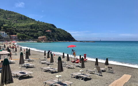 Portovecchio Apartments - Levanto: Strand, Himmel, Kyst, Hav, Vand, Ocean, Kyst, Turisme, Coastal Og Oceaniske Landskabsformer, Stad