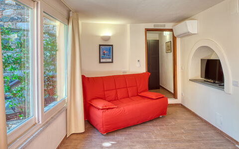 Portovecchio Apartments - Levanto: Indretning, Møbel, Gulvbelægning, Træ, Etage, Værelse, Loft, Couch, Stue, Lejlighed