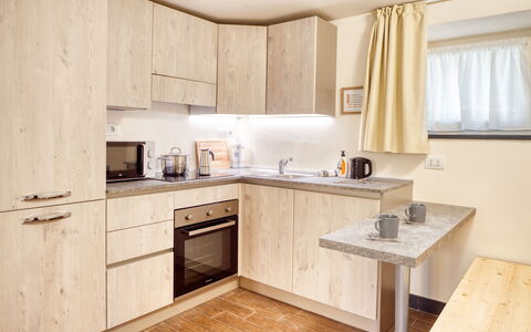 Portovecchio Apartments - Levanto: Træ, Indretning, Møbel, Cabinetry, Køkken, Hjem, Countertop, Køkken Apparat, Større Bandage, Værelse