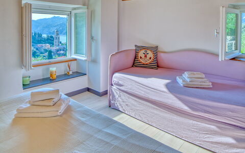 Il Frantoio Del Mesco - Levanto: Træ, Belysning, Værelse, Indretning, Seng, Ejendom, Textile, Væg, Sengetøj, Soveværelse