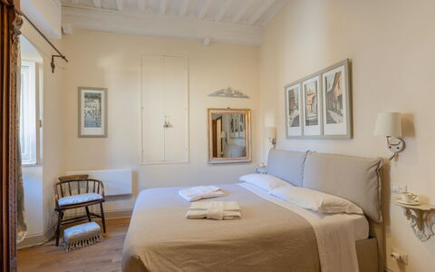 Casa Annateresa: Møbel, Ejendom, Billedramme, Azure, Komfort, Træ, Indretning, Belysning, Dør