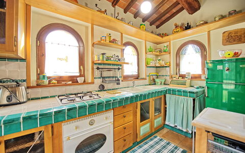 Villa Poggiospinoso: Ejendom, Værelse, Bygning, Køkken, Møbel, Countertop, Indretning, Hus, Cabinetry, Ejendom